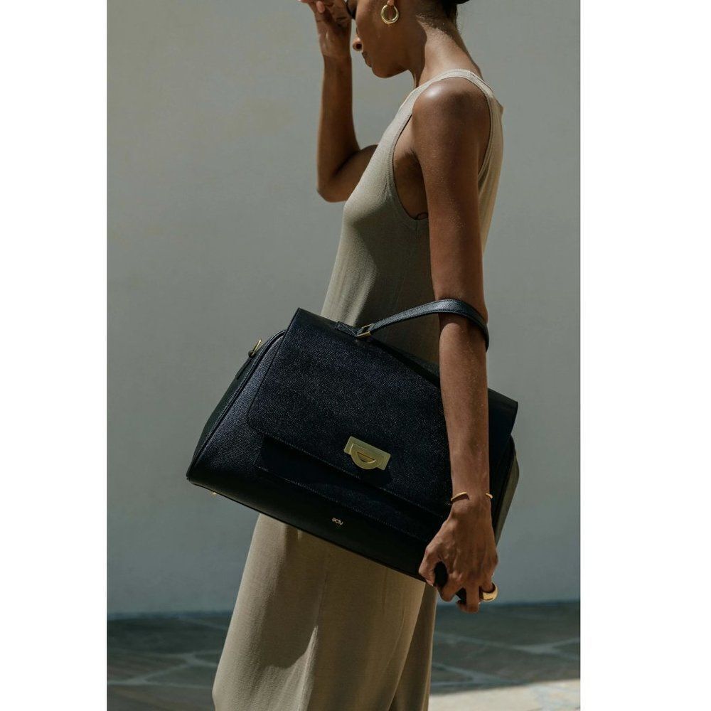 ECTU Palermo Italian Calfskin Leather Weekender Bag in Black